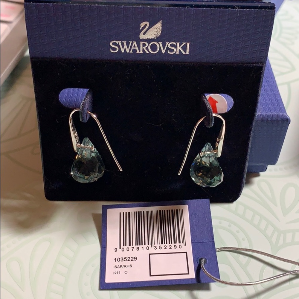 Beautiful blue dangling crystal earrings